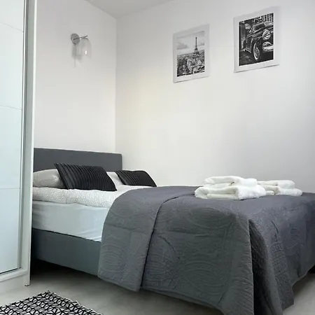 Inside Solec With Private Parking Appartement Warschau