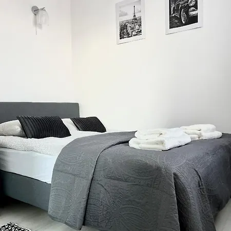 Inside Solec With Private Parking Appartement