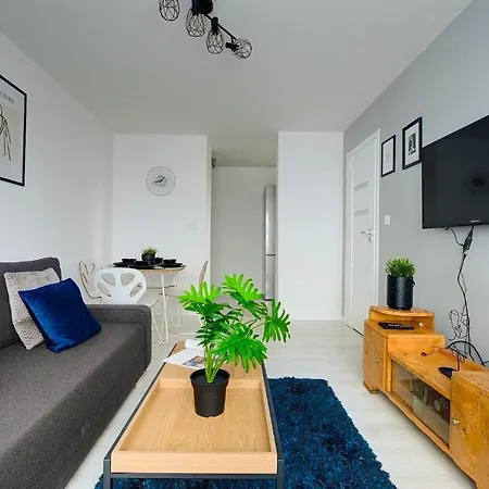 Inside Solec With Private Parking Daire *